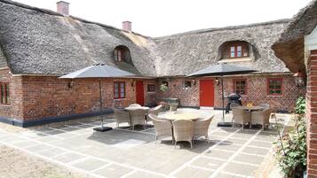 Habitación clásica con 1 cama matrimonial o 2 individuales, 2 camas individuales | Terraza o patio