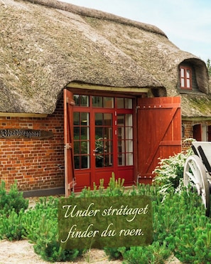 Front of property - BLÅBJERGGAARD (Henne)
