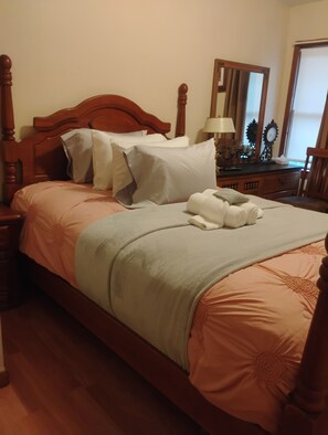 2 bedrooms, desk, iron/ironing board, travel crib