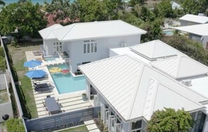 Exterior - Modern, luxury villa in one of Jamaica's most exclusive gated beach communities. (Duncans)