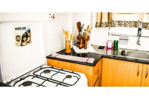 Kühlschrank, Mikrowelle, Ofen