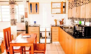 Kühlschrank, Mikrowelle, Ofen