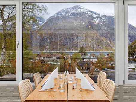 Restaurant. Eidfjord Hotel