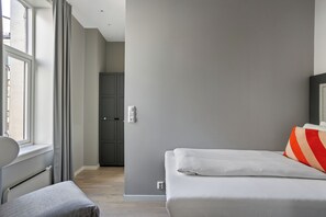 标准公寓 | 高档床上用品、羽绒被、客房内保险箱、特色装修