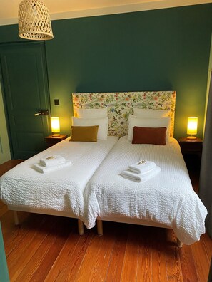 Wifi gratis y ropa de cama