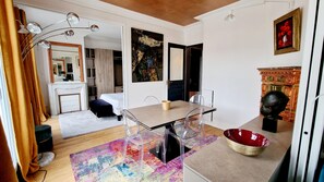 1 chambre, fer et planche Ă repasser, Wi-Fi gratuit, draps fournis