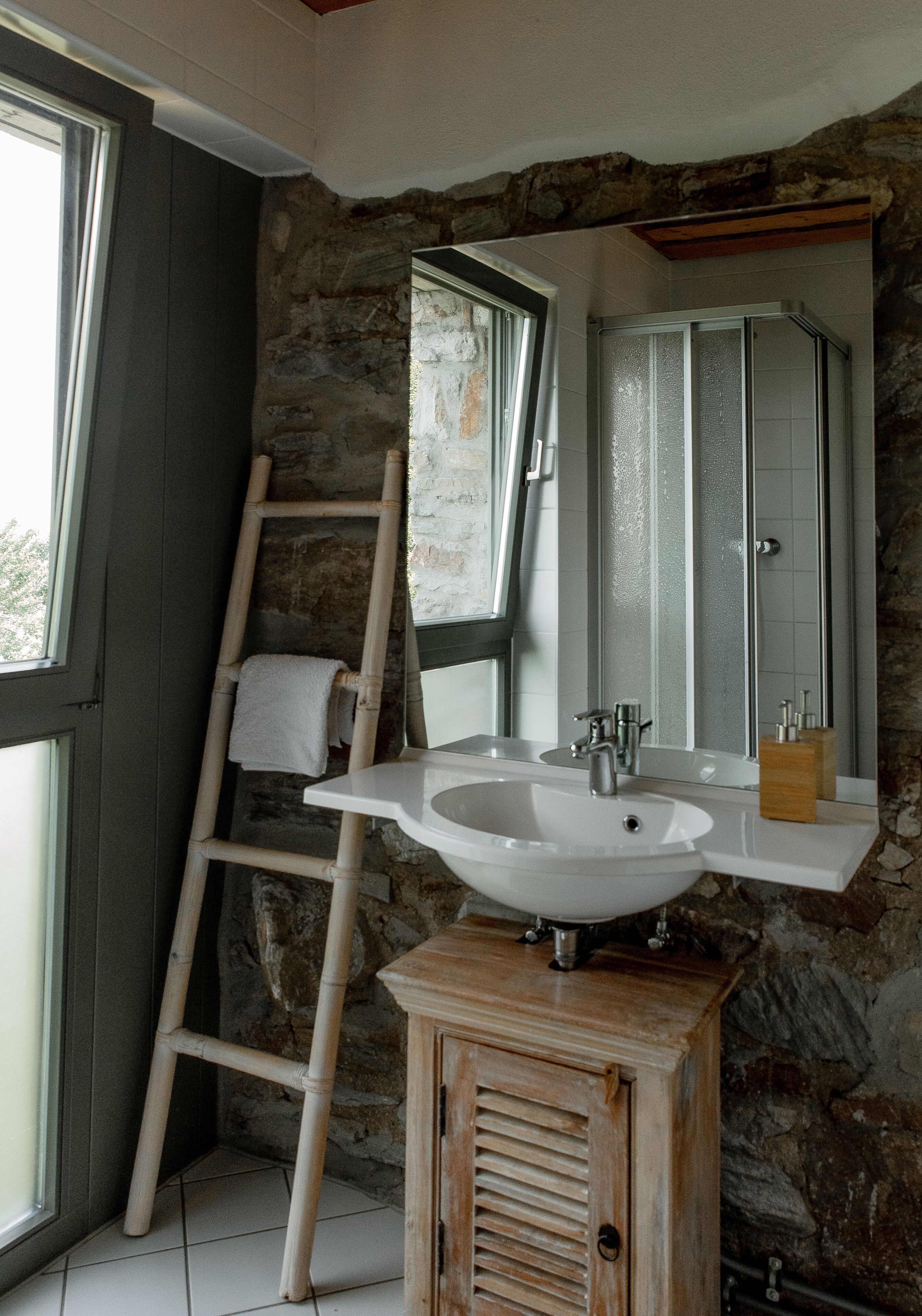 Shower, slippers, heated floors, towels