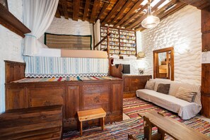 Interior - Holiday Home 'Mannas House' with Sea View, Wi-Fi and Air Conditioning (Rhodes)