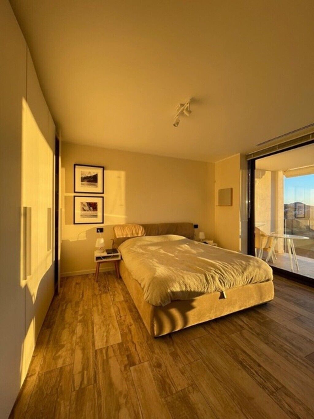 1 dormitorio, tabla de planchar con plancha, wifi gratis y ropa de cama