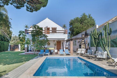 Holiday Home "El Rincón Del Che" with Private Pool, Garden and Wi-Fi