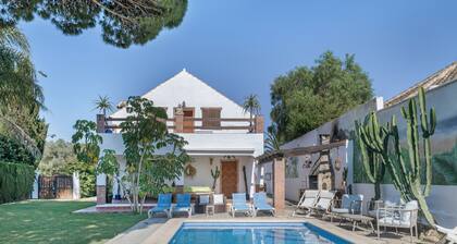 Holiday Home "El Rincón Del Che" with Private Pool, Garden and Wi-Fi