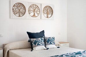 2 slaapkamers, een strijkplank/strijkijzer, gratis wifi, beddengoed