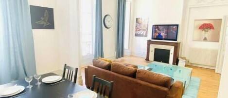 تناول الطعام