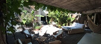 Single cottage with 6 beds and garden (CIN: IT046033C2FHIIU2HV)