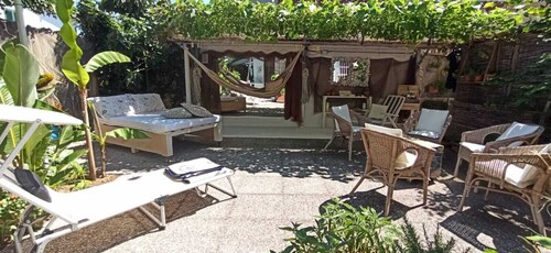 Single cottage with 6 beds and garden (CIN: IT046033C2FHIIU2HV)