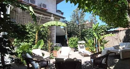 Single cottage with 6 beds and garden (CIN: IT046033C2FHIIU2HV)