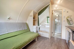 1 quarto, Wi-Fi de cortesia, roupa de cama