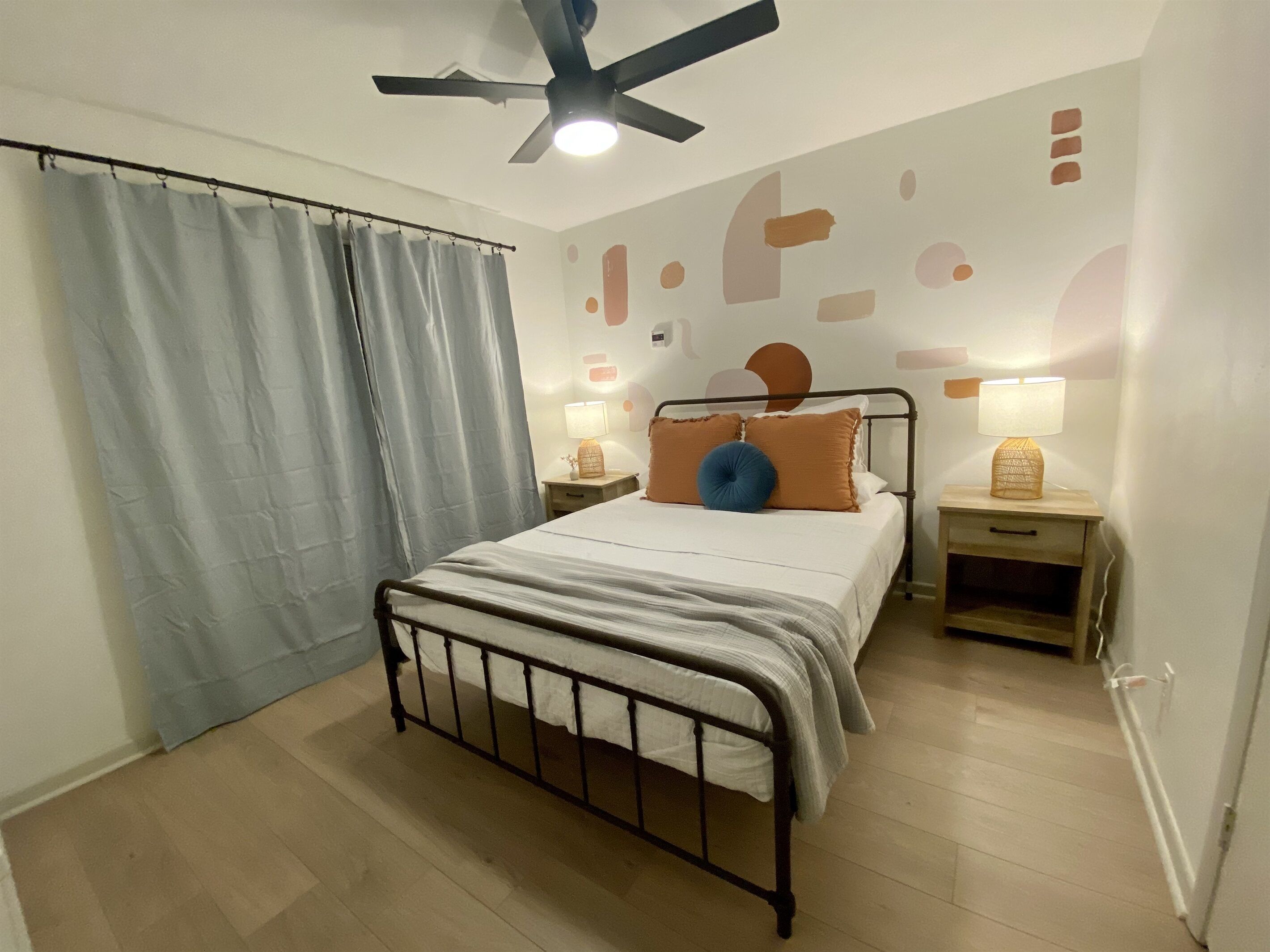 3 chambres, matelas mémoire de forme, fer et planche à repasser