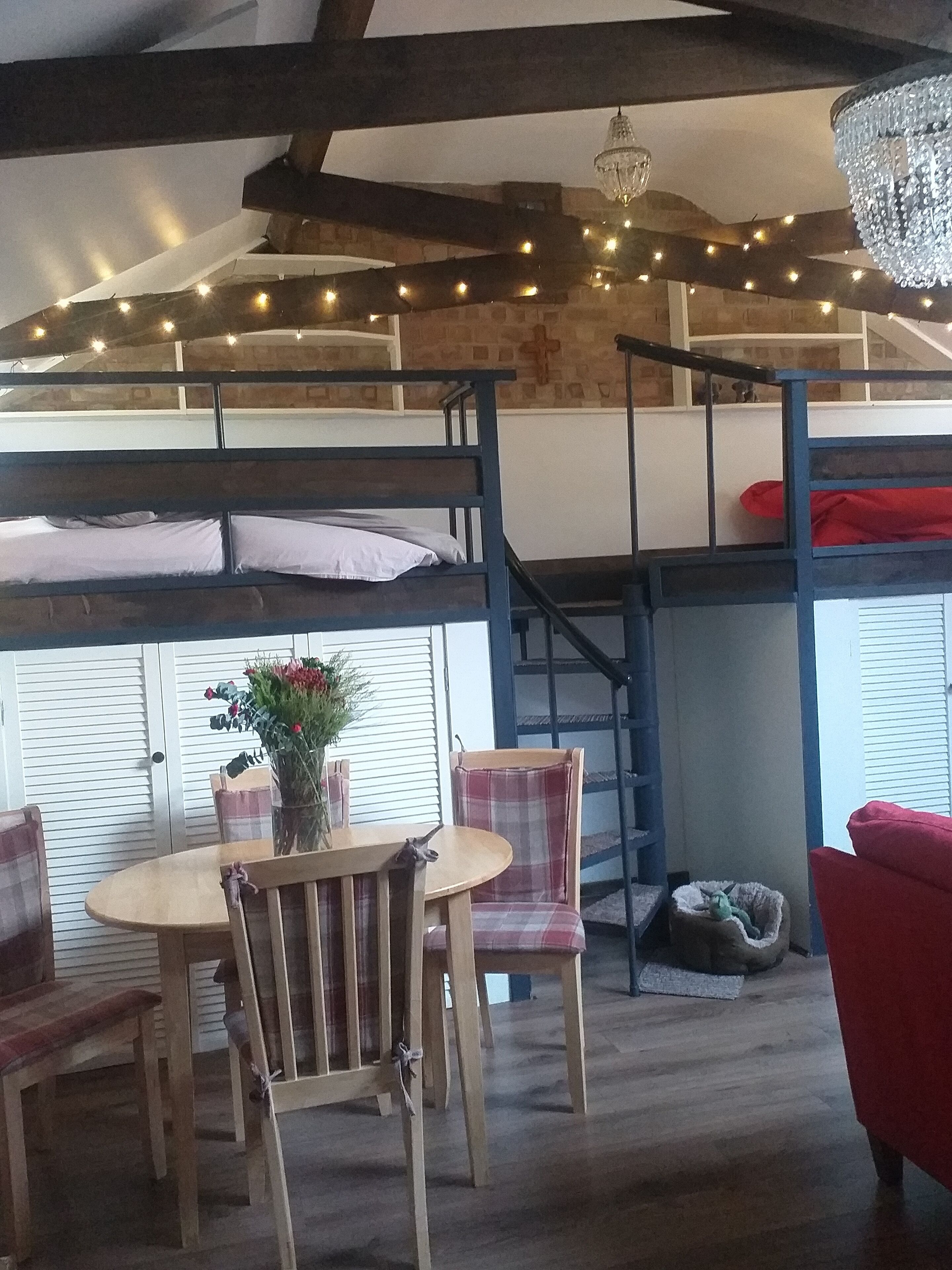 2 bedrooms, memory foam beds, iron/ironing board, free WiFi