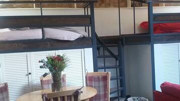 2 bedrooms, memory foam beds, iron/ironing board, free WiFi