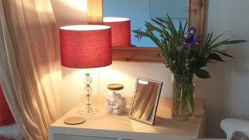 2 bedrooms, memory foam beds, iron/ironing board, free WiFi