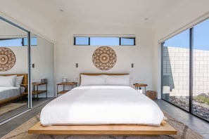 4 bedrooms, iron/ironing board, travel crib, WiFi - Orion By Homestead Modern (Joshua Tree)