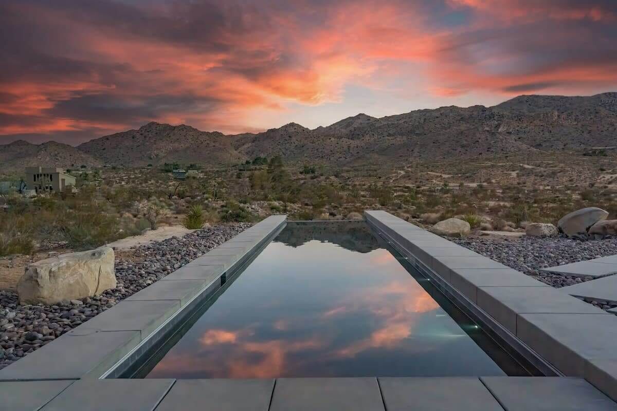 Infinity-Pool, Schwimmbecken