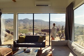 Fernseher, Bücher, Stereoanlage, Arbeitsbereiche