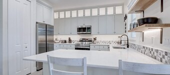 Trendy Naples Retreat: Modern Vacation Home