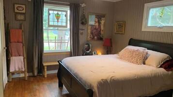 Bügeleisen/Bügelbrett, kostenloses WLAN, Bettwäsche