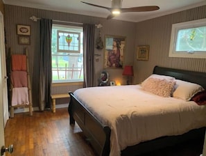 Iron/ironing board, free WiFi, bed sheets