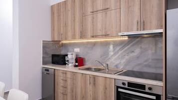 Fridge, microwave, oven, dishwasher