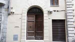 Unclassified image, 2 of 32, button - Casato Diciannove, a few steps from Piazza del Campo (Siena)