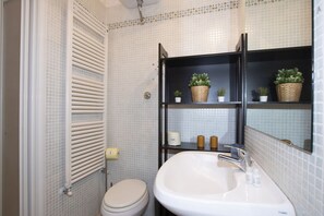 Chuveiro/banheira combinados, bidê