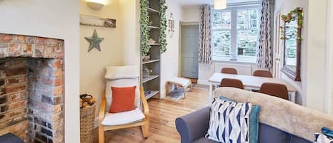 TV, fireplace, DVD player, offices