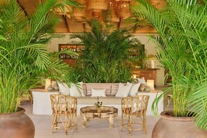5 bars/lounges - Ikos Porto Petro – All inclusive (Santanyi)