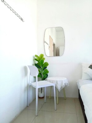 Individually decorated, individually furnished, blackout curtains - The Sunset Bangsaen Seaview (Chonburi)