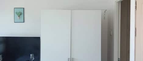 Decoración individual, mobiliario individual, cortinas opacas