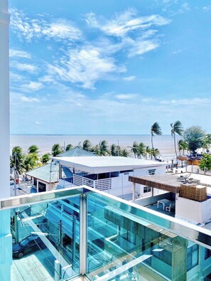 Superior Room, 1 Bedroom, Balcony, Sea View | Terrace/patio - The Sunset Bangsaen Seaview (Chonburi)