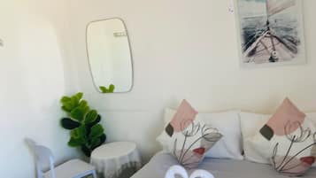 Superior Room, 1 Bedroom, Balcony, Sea View | Individually decorated, individually furnished, blackout curtains