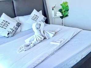 Superior Room, 1 Bedroom, Balcony, Sea View - The Sunset Bangsaen Seaview (Chonburi)