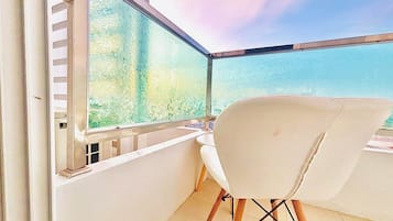 Quarto superior, 1 quarto, sacada, vista para o mar | Sacada