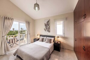 3 bedrooms, WiFi, bed sheets - Villa Ambrosia - Three Bedroom Villa, Sleeps 6 (Peyia)