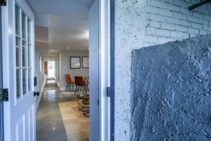 Interior - 2-BR Petworth Pad / Walk to METRO Subway (Washington)