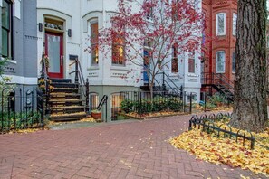 Nicht klassifiziertes Bild, 4 von 12, Schaltfläche