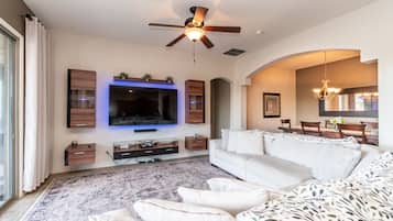 Smart TV, fireplace, table tennis, stereo