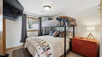 3 makuuhuonetta, ilmainen Wi-Fi, vuodevaatteet