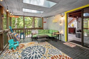 Smart TV, fireplace, books - Eclectic Family Poconos Escape! Firepit, 2 Pools, Lake, Near Woodloch & Rafting! (Lackawaxen)