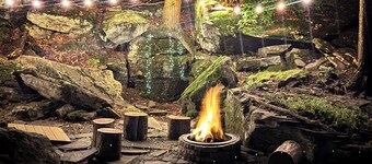 Eclectic Family Poconos Escape! Skiing 5min away! Firepit, Near Woodloch/winery!