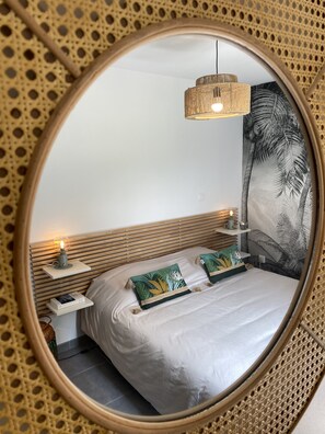 2 bedrooms, desk, iron/ironing board, travel crib